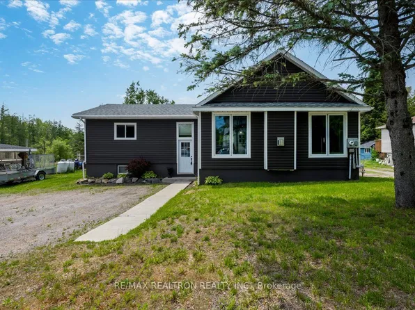 45 Joseph St, Georgian Bay, ON P0C 1H0