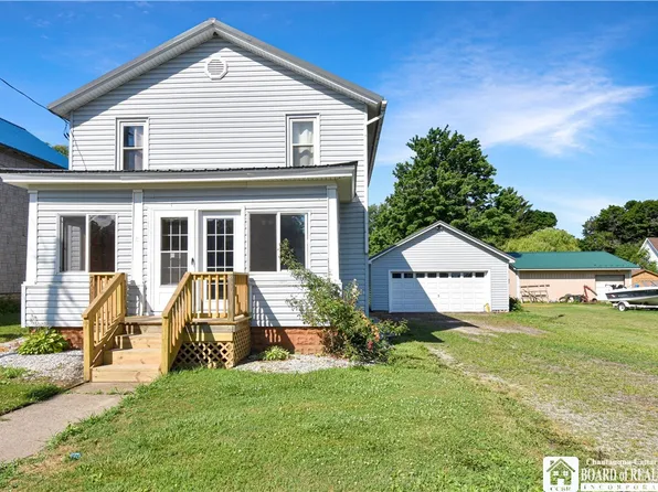 7 Shaver St, Ripley, NY 14775