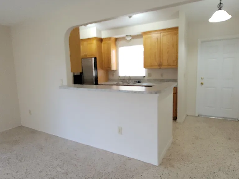 Jeanne Dr — Photo 15