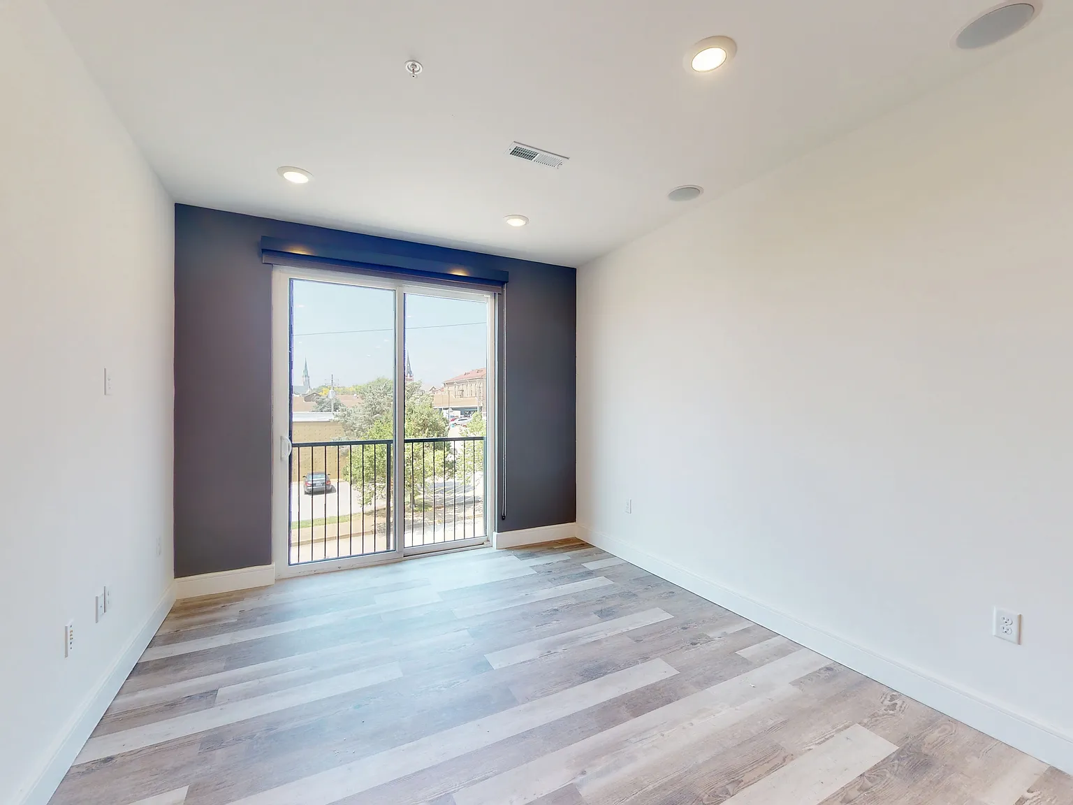Studio, 574 sqft, $1,410 — Photo 3