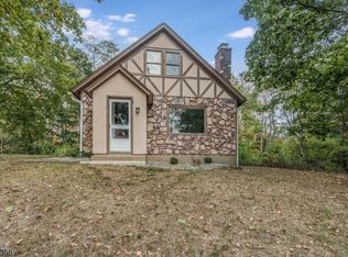 10 Summit Ave, Newton, NJ 07860