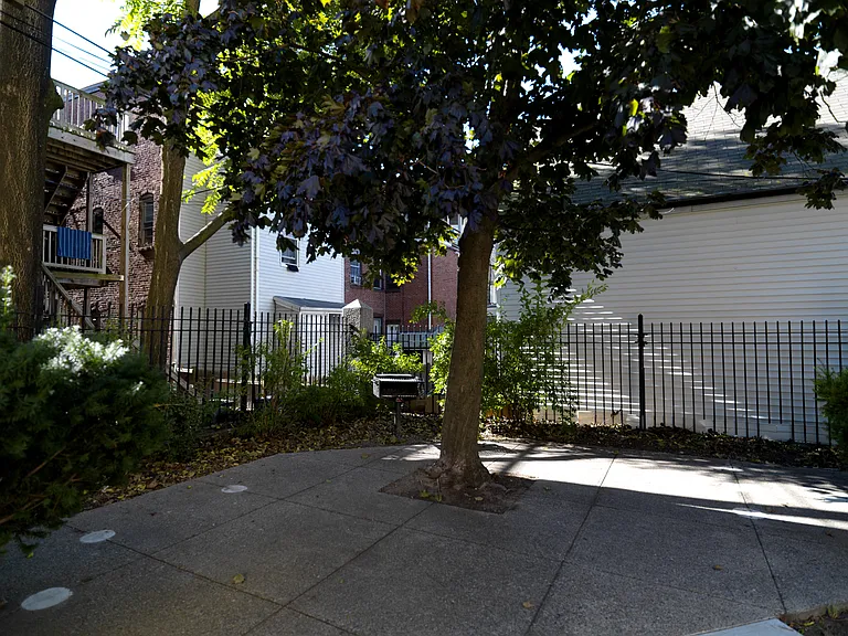 Chapman House — Photo 6
