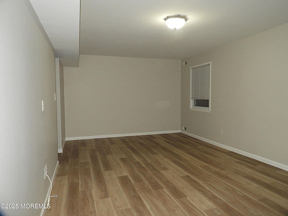 4th image of 330 Barcelona Dr