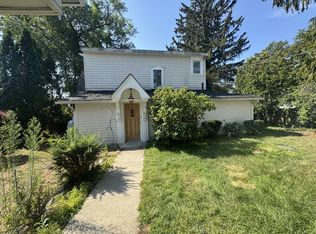 22 Bluff Rd, Rexford, NY 12148