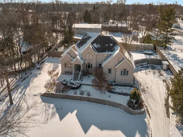 24765 W Petite Lake Rd, Lake Villa, IL 60046