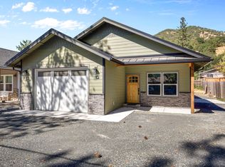 1451 4th Ave, Gold Hill, OR 97525