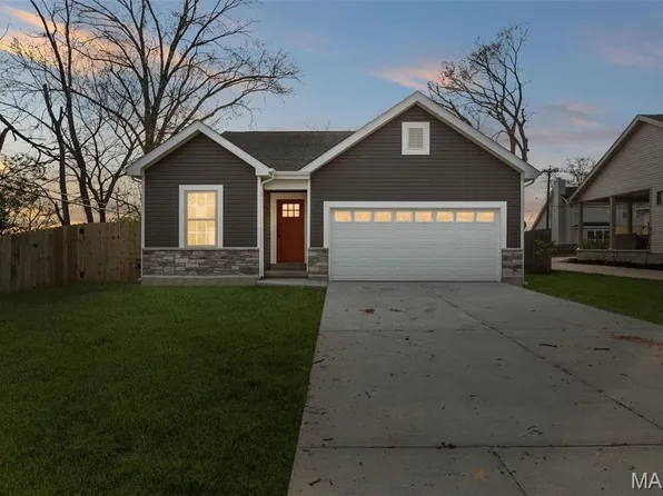 1100 Pembroke Dr, Saint Louis, MO 63119