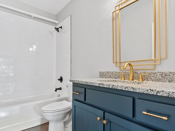 3rd image of 614 E Main St #104