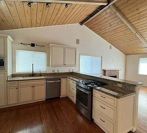 2nd image of 1738 Higgins Ave