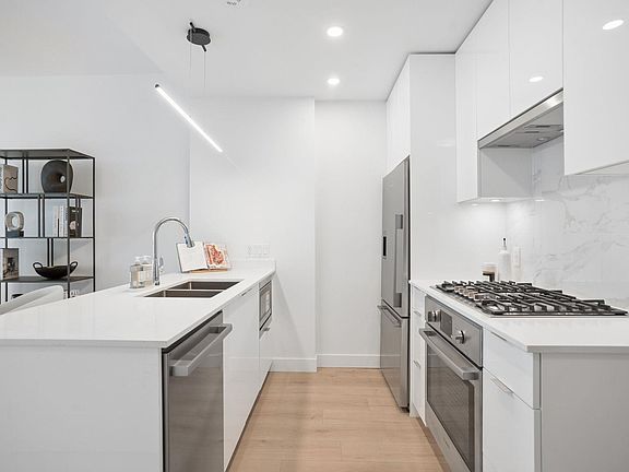 5th image of 3208 Carscallen Rd #607