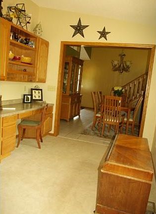 Space in GR that can be converted to Wet bar, because of unfinished space below.