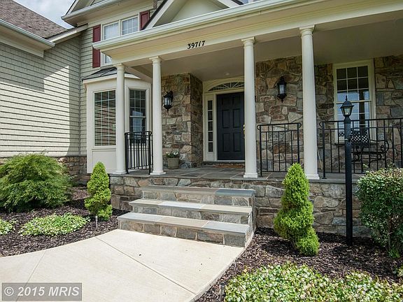 3rd image of 39717 Golden Springs Ct
