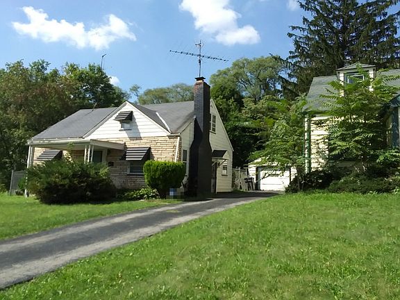 2nd image of 456 W Hylda Ave