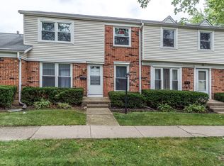 2032 Duxbury Ct, Streamwood, IL 60107