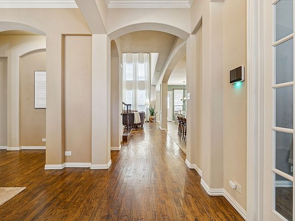 3rd image of 112 Chatfield Dr