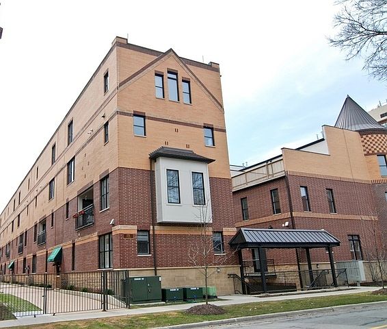 1st image of 170 N Marion St #9
