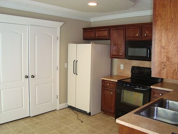 3rd image of 11 Arbor Cove Dr