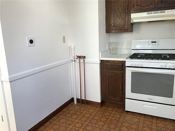 4th image of 3817 Davison Ave