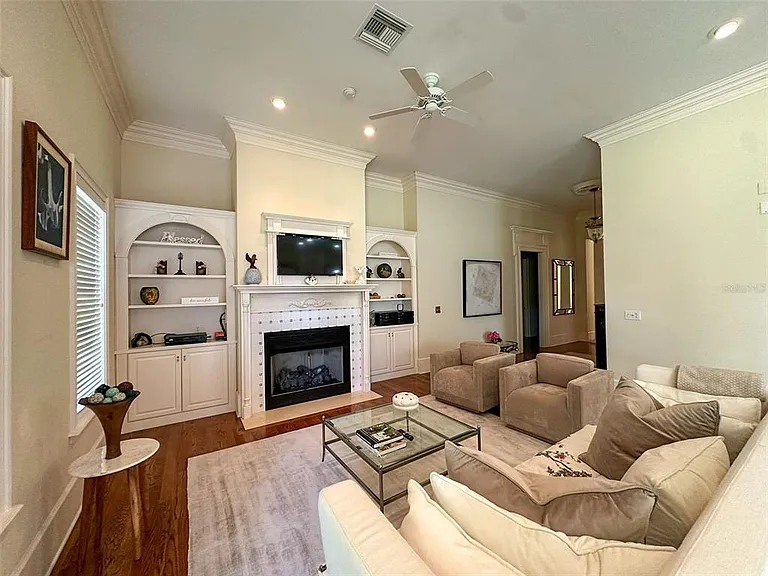 6425 NW 202nd Pl — Photo 11