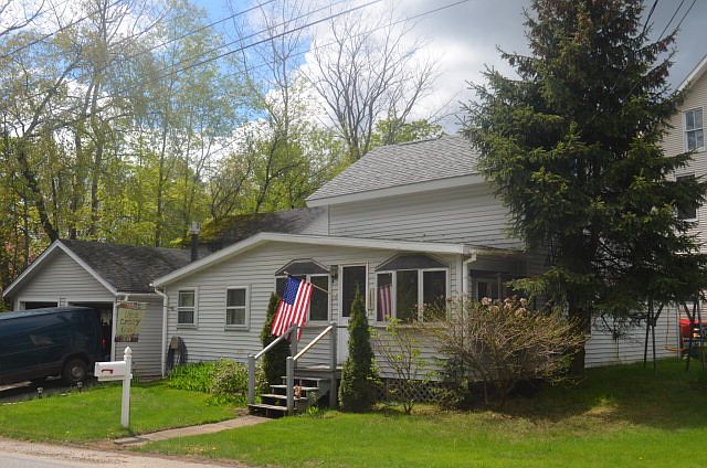 1st image of 1259 Pine St