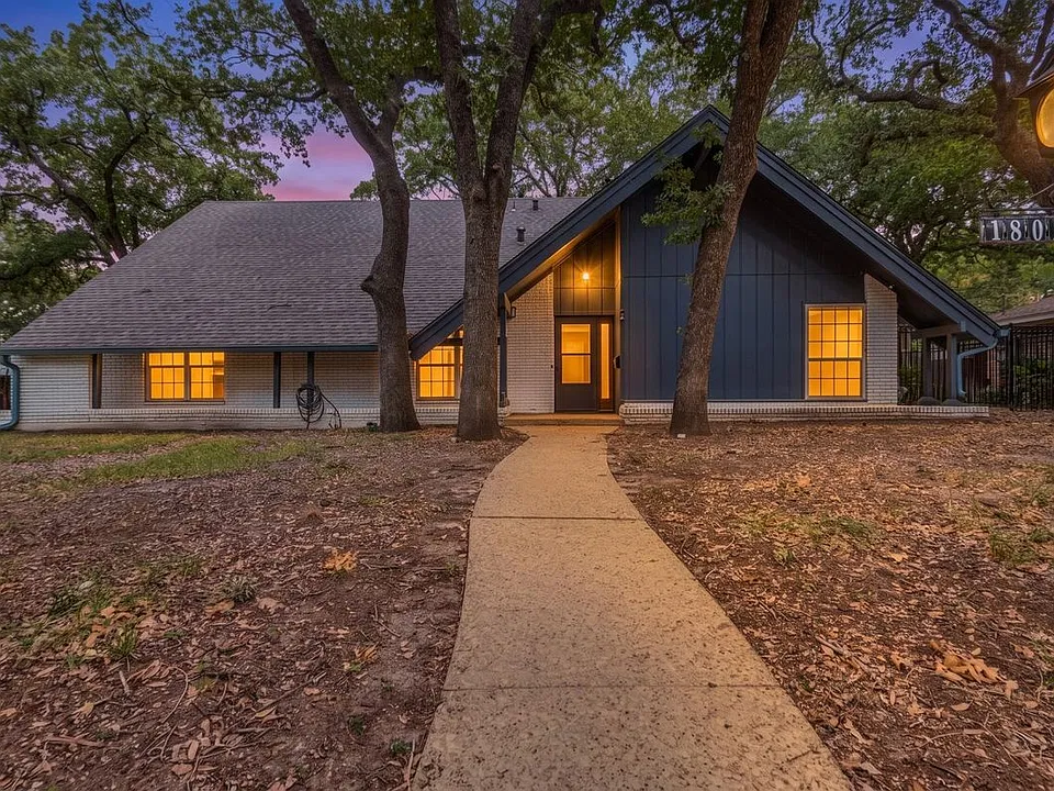 1801 Green Oaks Dr