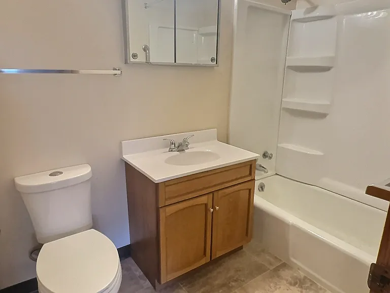 120 W Slifer St #5 — Photo 1