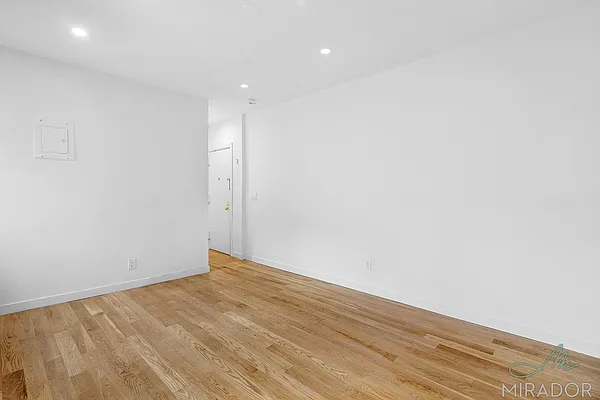 Rented by Mirador Real Estate | media 3
