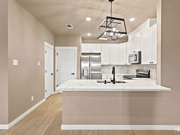 5th image of 6106 Valley Pine Dr
