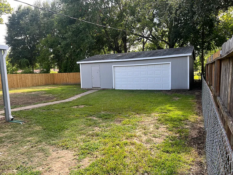 702 Lilac St — Photo 19