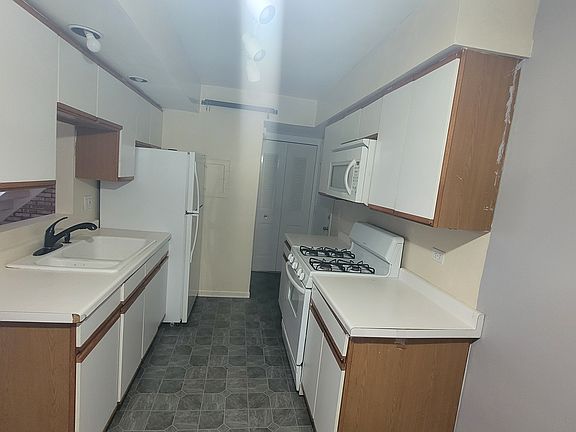 4th image of 189 Robert Ct Unit B