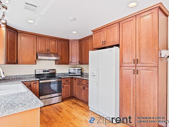 5th image of 5453 Mayland Ave