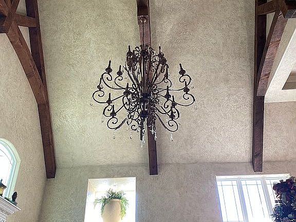 5th image of 212 Windsong Ln
