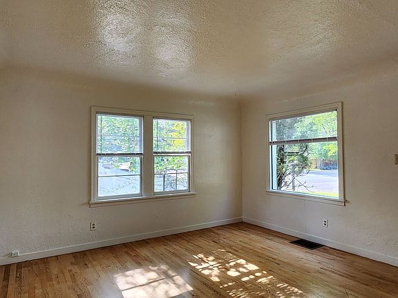 5th image of 540 Beverly Ave