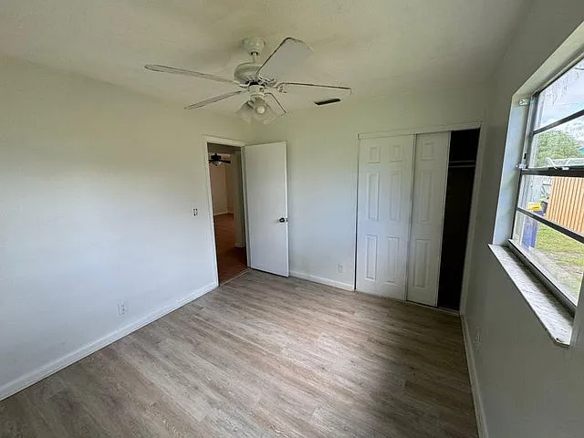 3002 SE Camino Ave — Photo 2