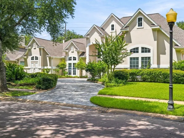 1606 Clearwater Creek Dr, Sugar Land, TX 77478
