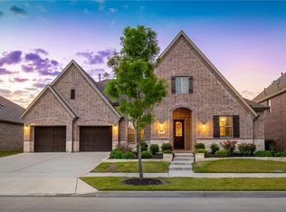 817 Dusty Trl, Aubrey, TX 76227