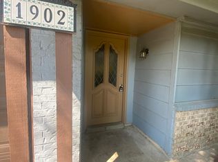 1902 White Oak Dr, Garland, TX 75040