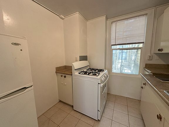 5th image of 1101 Pine St APT 103