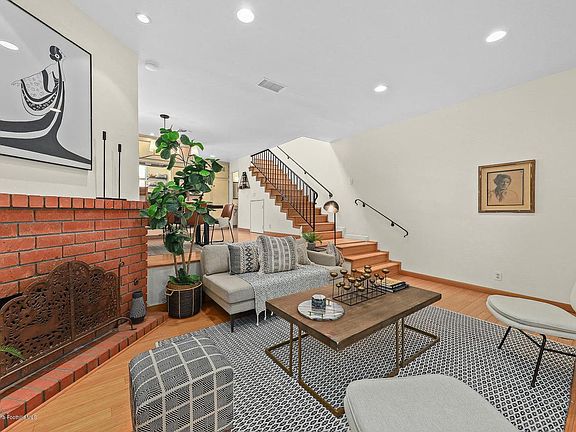 5th image of 327 Wallis St #7