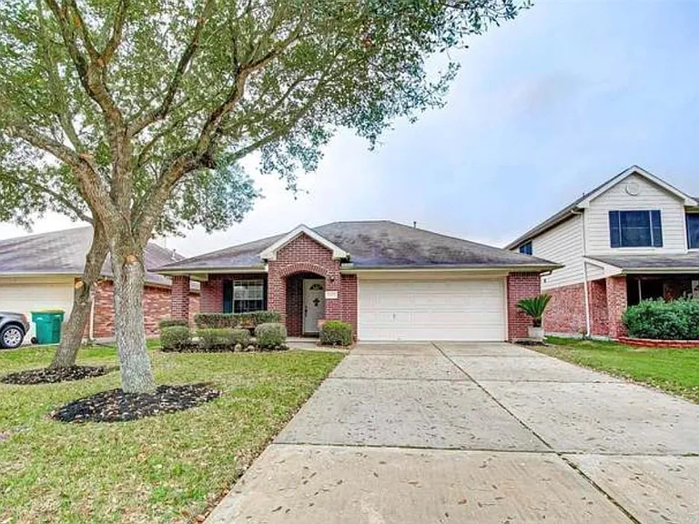 21507 Pepperberry Trl — Photo 2