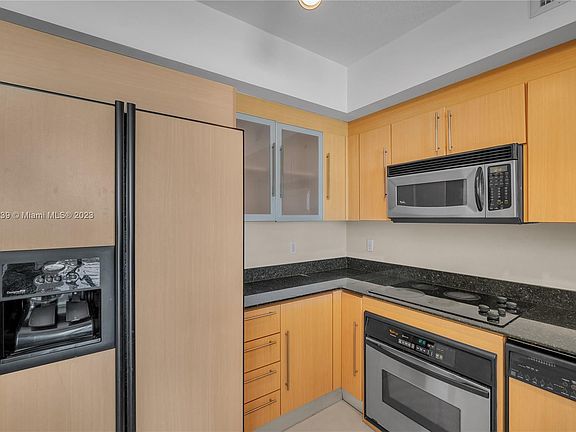 4th image of 325 Biscayne Blvd #2314