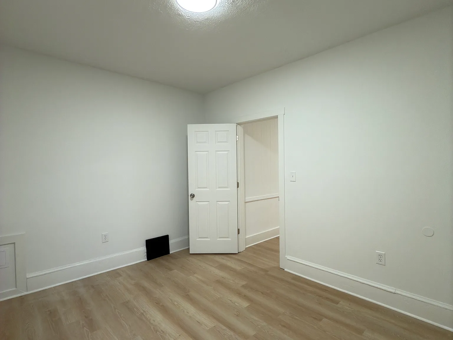 2 bed, 900 sqft, $1,150 — Photo 3