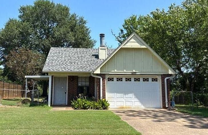 1st image of 600 Heather Way