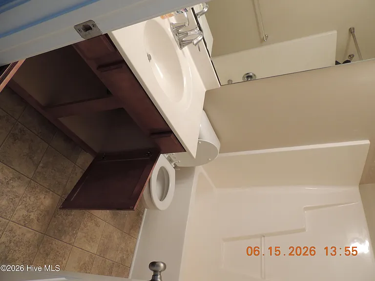421 Falls Cv — Photo 21