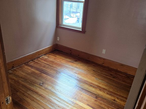 2nd image of 65 Katherine St #2