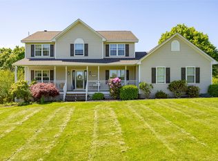 100 Meadow Ridge Ln, Lagrangeville, NY 12540