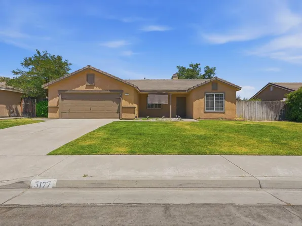 3177 Mission Dr, Hanford, CA 93230
