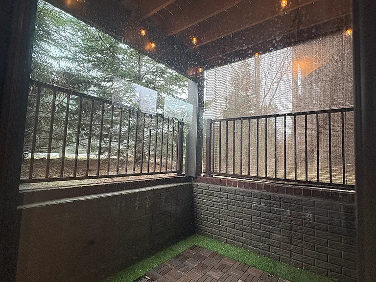 Patio - Covered with Privacy Screen