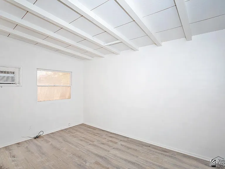 666 S Orange Ave — Photo 13