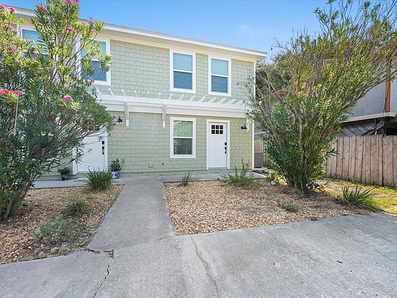 2nd image of 2598 1st Ave